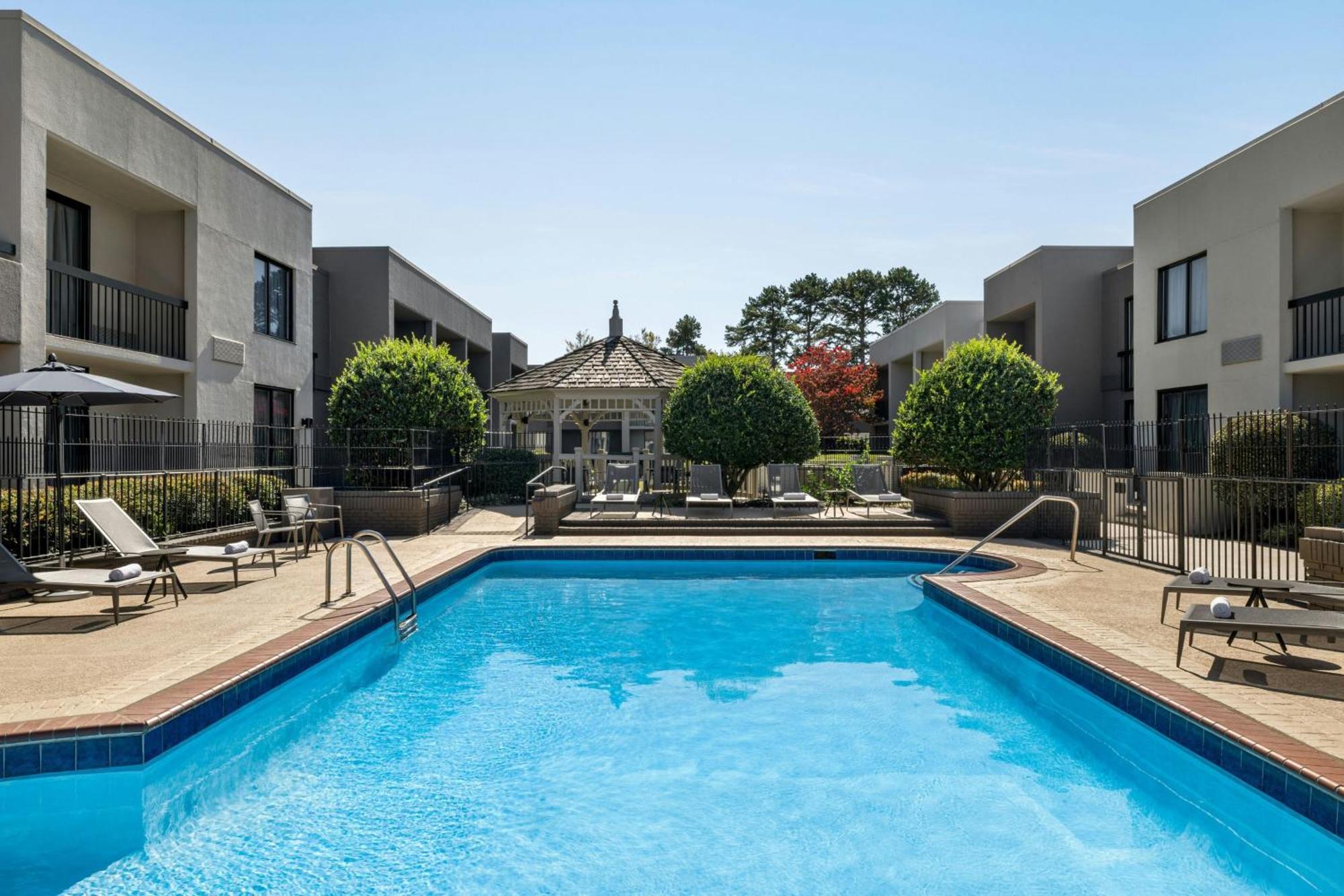 Courtyard Atlanta Northlake Tucker Exteriör bild